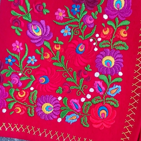 Vintage Hungarian MATYÓ Boho Hand Embroidered Red Vest with Floral Design Wool - Picture 2 of 13